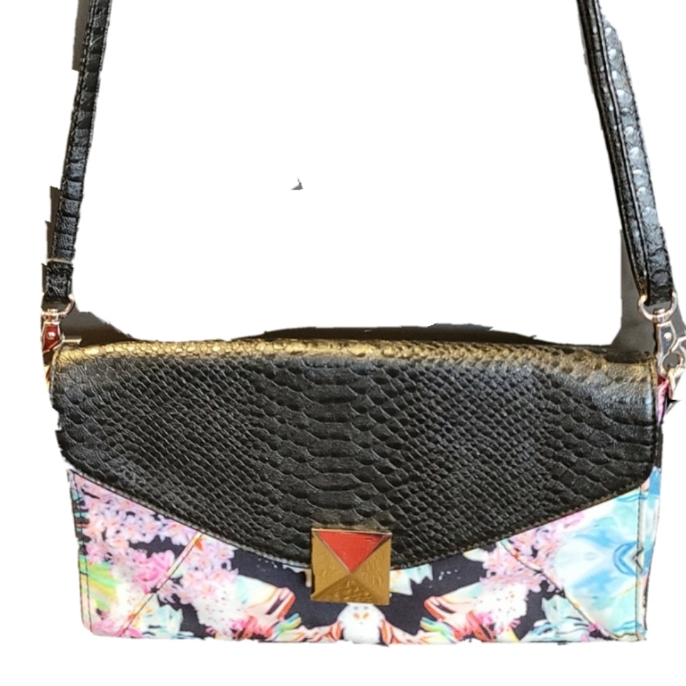 Cosmopolitan Shoulder bag